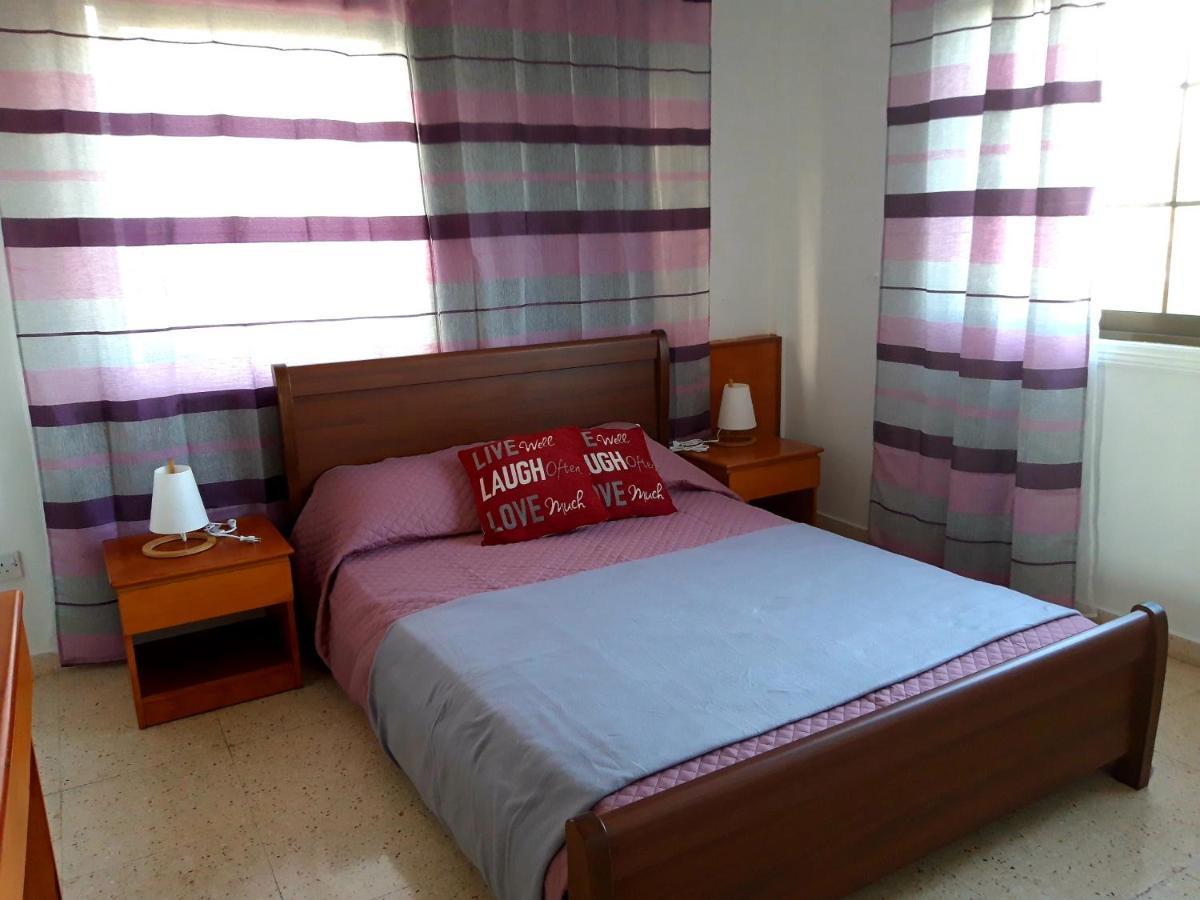 La Veranda Sea View Apartments Larnaca Ngoại thất bức ảnh