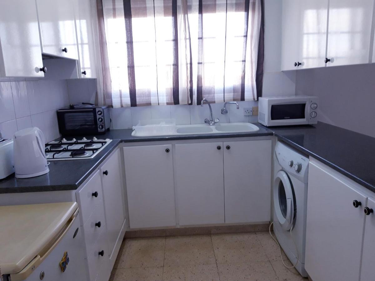 La Veranda Sea View Apartments Larnaca Ngoại thất bức ảnh