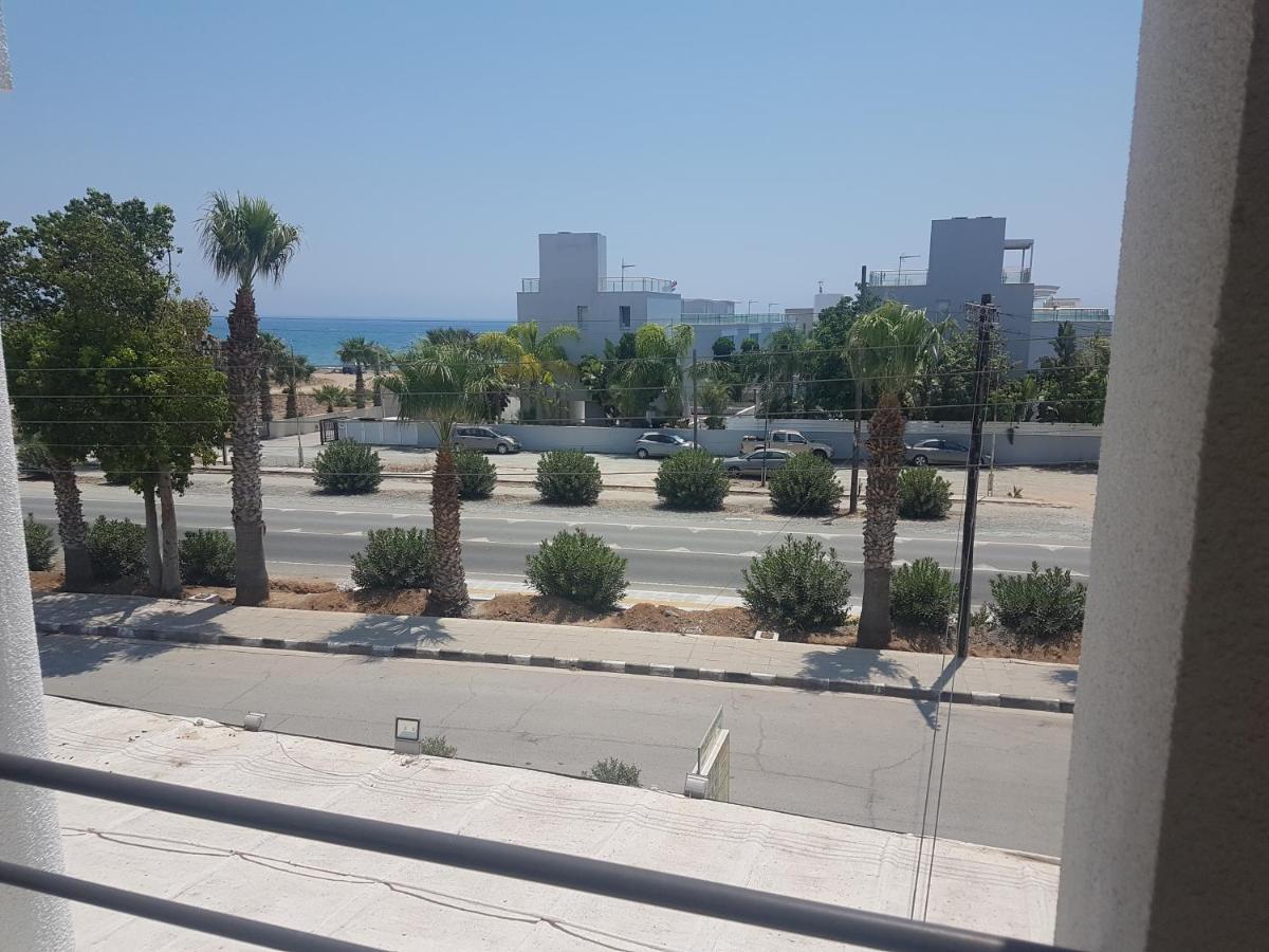 La Veranda Sea View Apartments Larnaca Ngoại thất bức ảnh