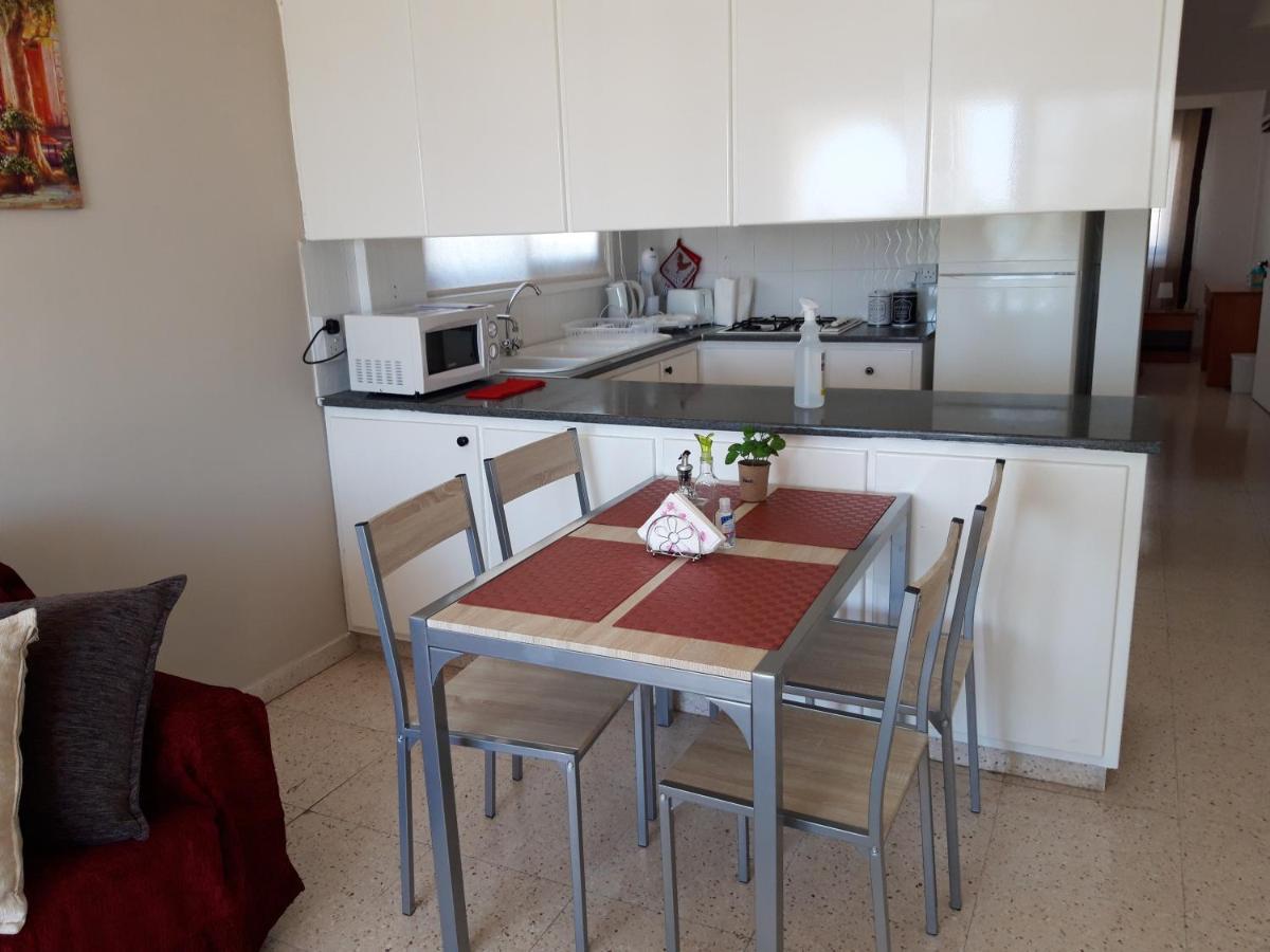 La Veranda Sea View Apartments Larnaca Ngoại thất bức ảnh