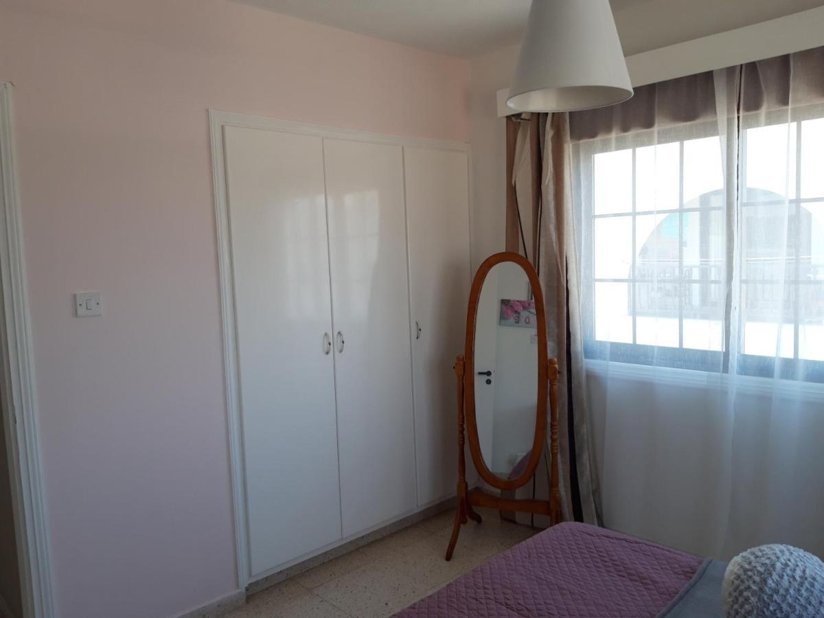 La Veranda Sea View Apartments Larnaca Ngoại thất bức ảnh