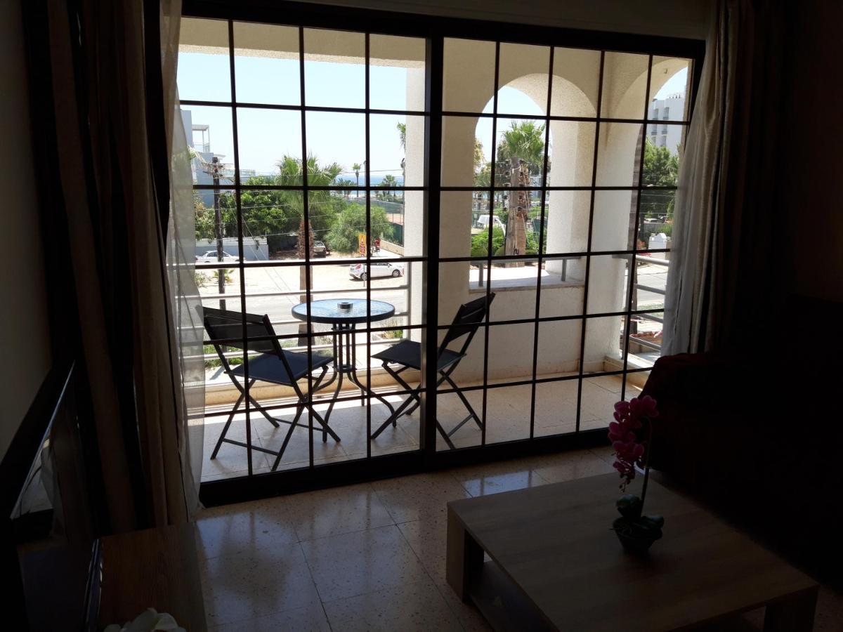 La Veranda Sea View Apartments Larnaca Ngoại thất bức ảnh