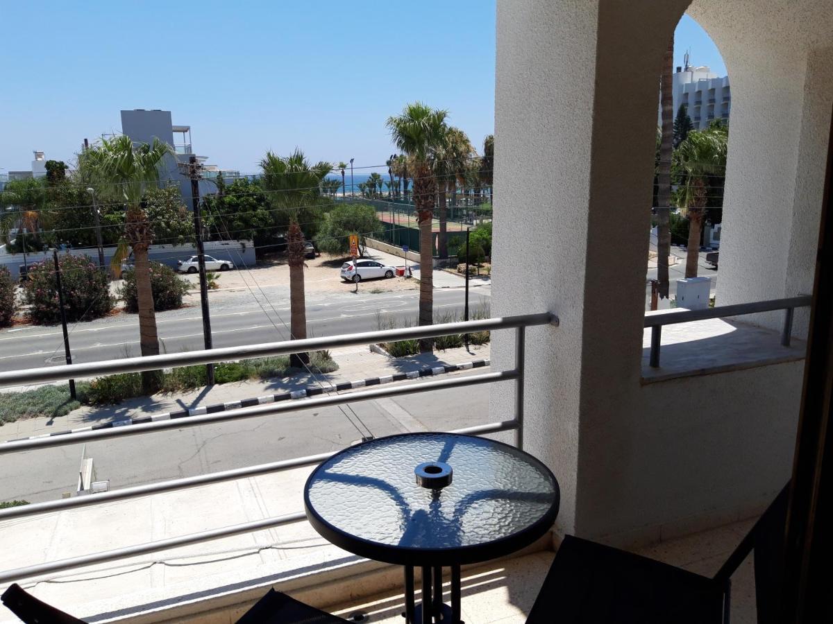 La Veranda Sea View Apartments Larnaca Ngoại thất bức ảnh