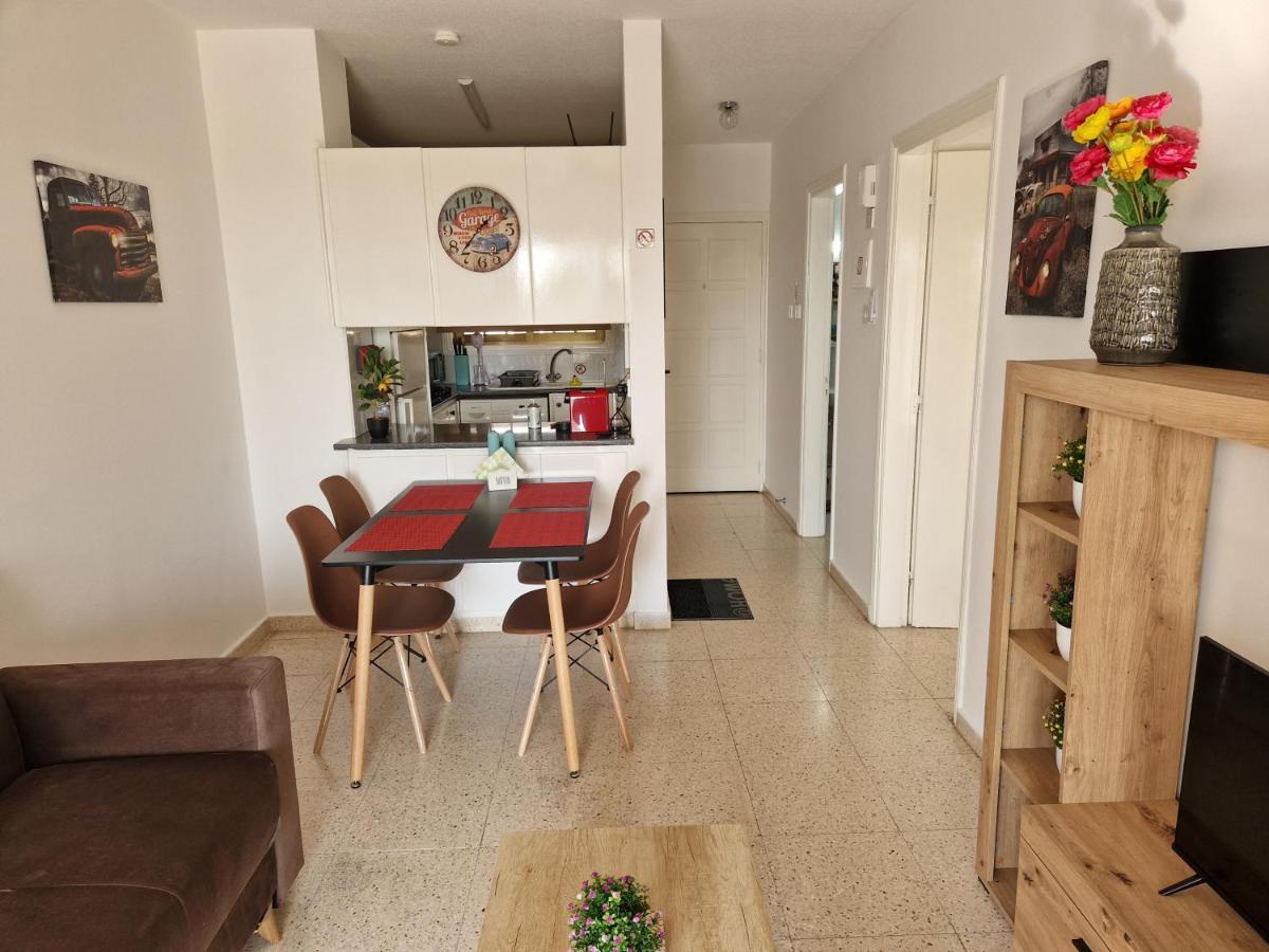 La Veranda Sea View Apartments Larnaca Ngoại thất bức ảnh