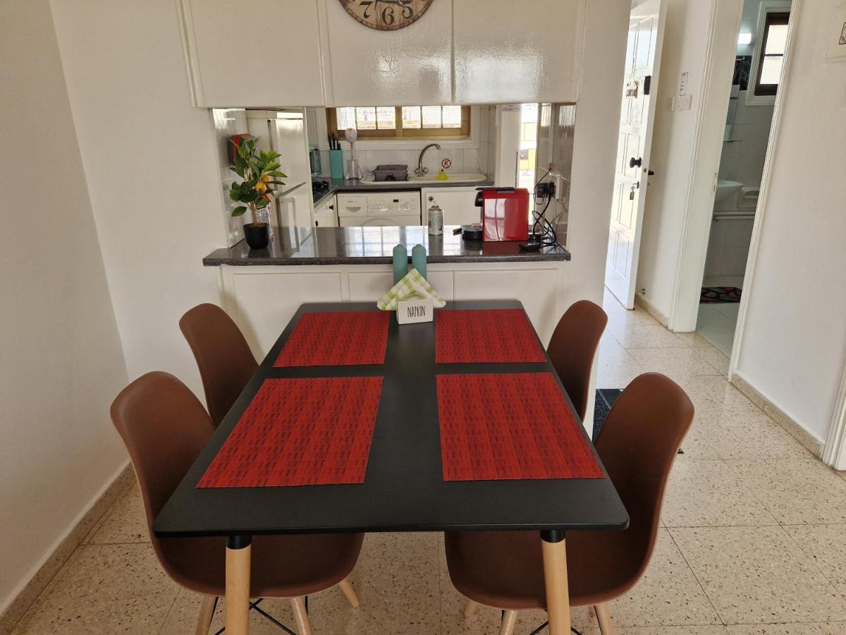 La Veranda Sea View Apartments Larnaca Ngoại thất bức ảnh